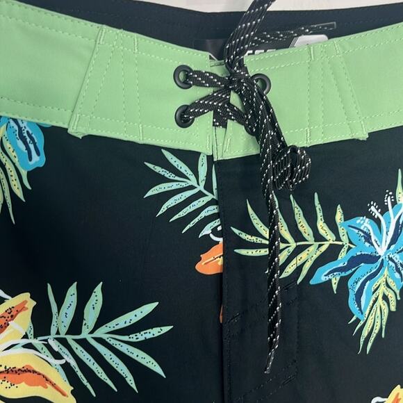 Mens Reef Board Shorts Size 34 - Picture 6 of 9